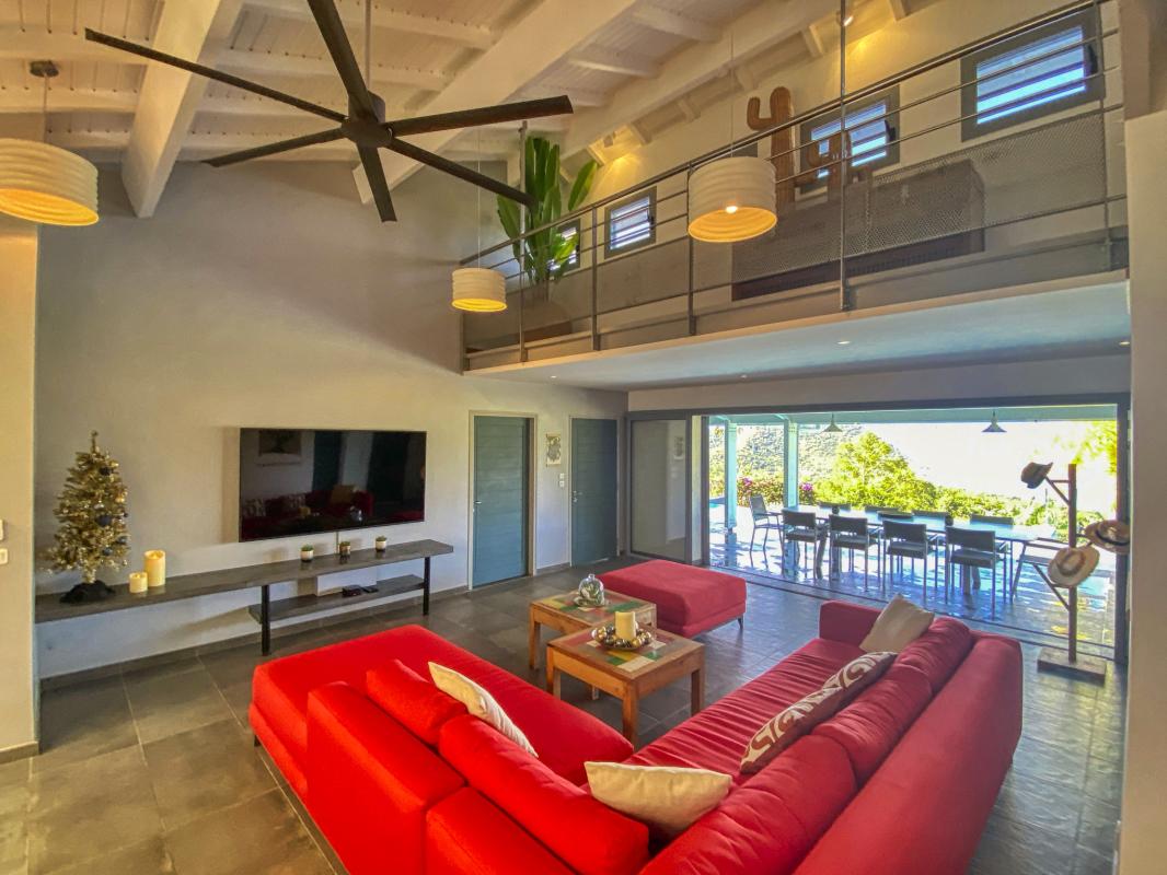 12.Location Villa piscine vue mer Deshaies Guadeloupe_Séjour